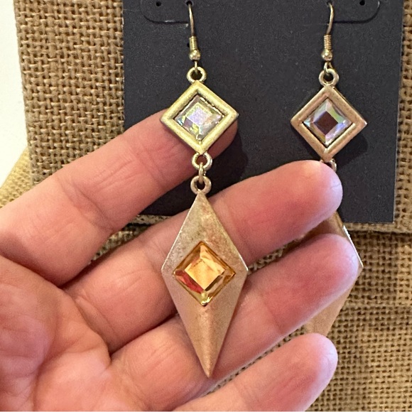 NWT Fashion Accents Earrings matte gold tone w/ Aurora Borealis Crystal dangles - Picture 6 of 8